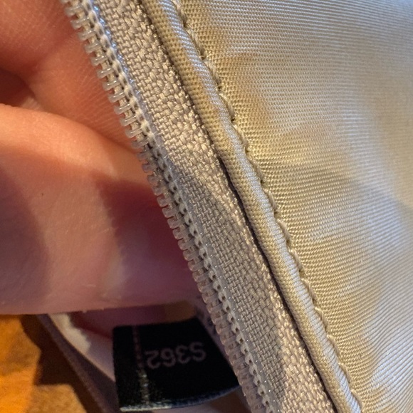 Kate Spade  Pouch - Picture 10 of 11